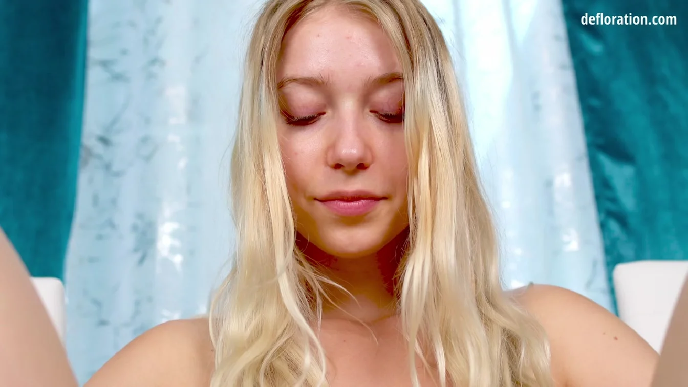 Defloration Emma Weis XXX
